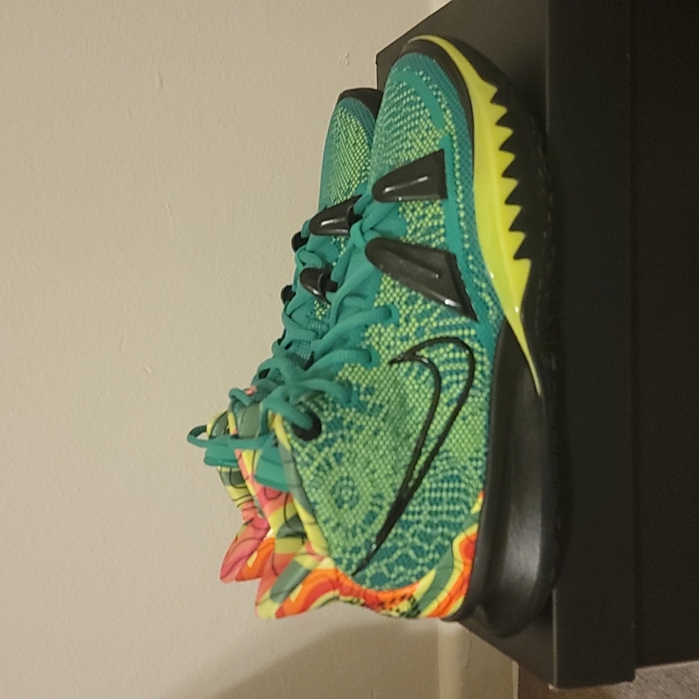 NIKE KYRIE 7 WEATHERMAN